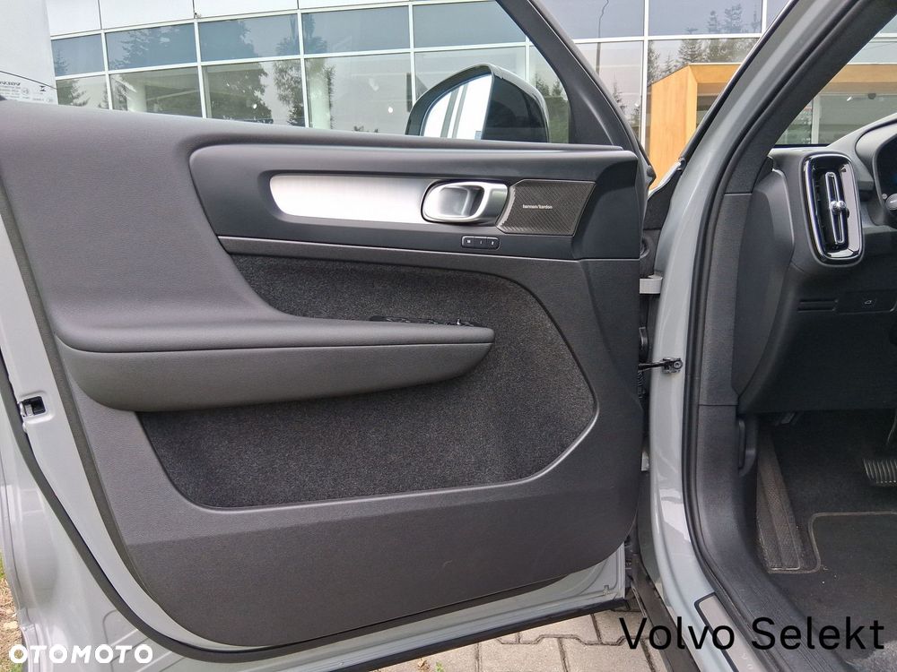 Volvo XC 40 - 18
