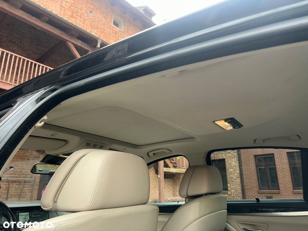 BMW Seria 5 535d xDrive - 16