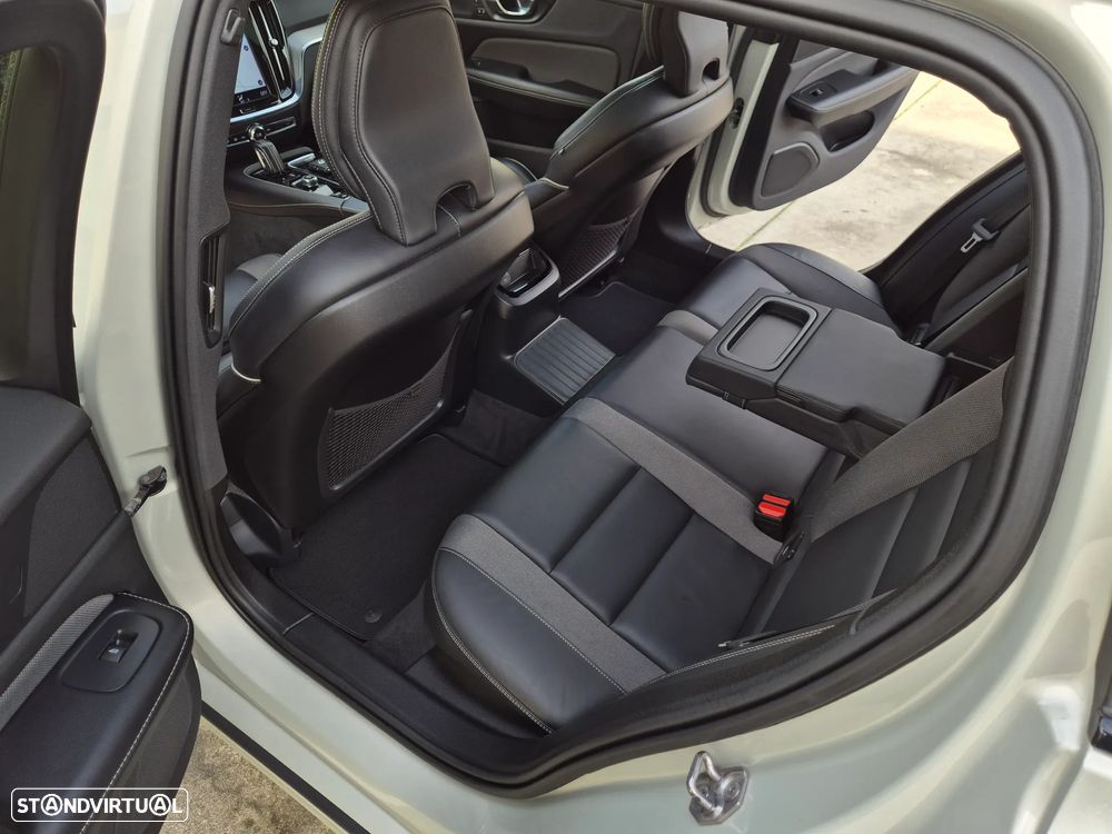 Volvo V60 2.0 T6 AWD TE R-Design - 54