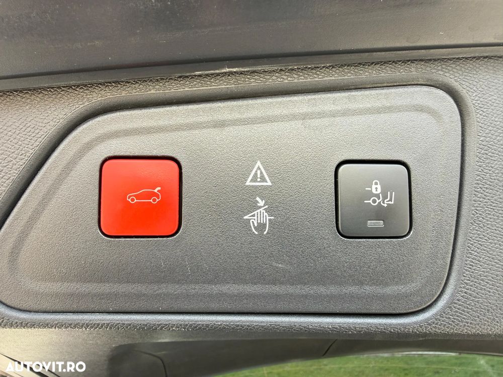 Peugeot 3008 2.0 BlueHDI S&S EAT6 GT - 23