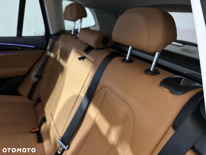 BMW X3 xDrive20d - 21