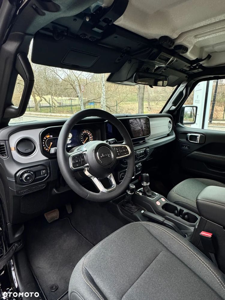 Jeep Wrangler Unlimited GME 2.0 Turbo Sahara - 11