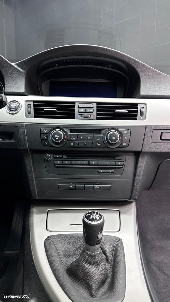 BMW 320 d Coupe Edição M - 16