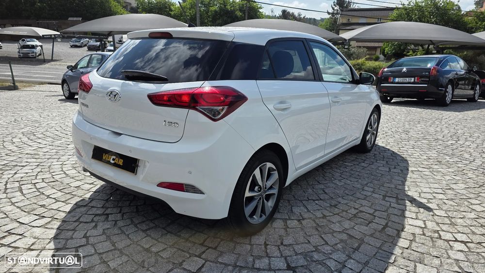 Hyundai i20 1.2 Comfort - 11