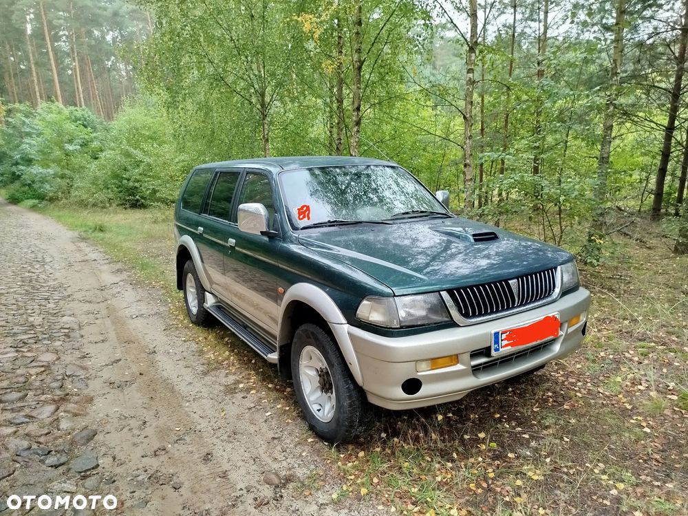 Mitsubishi Pajero Sport 2.5 TD GLS - 1