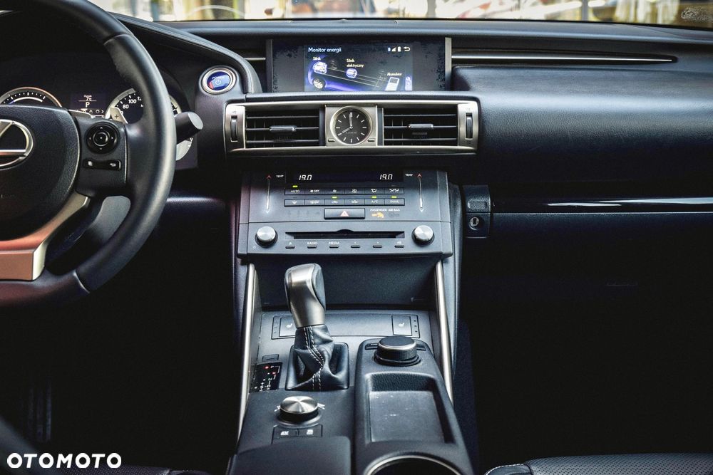 Lexus IS 300h F Impression EU6 - 15