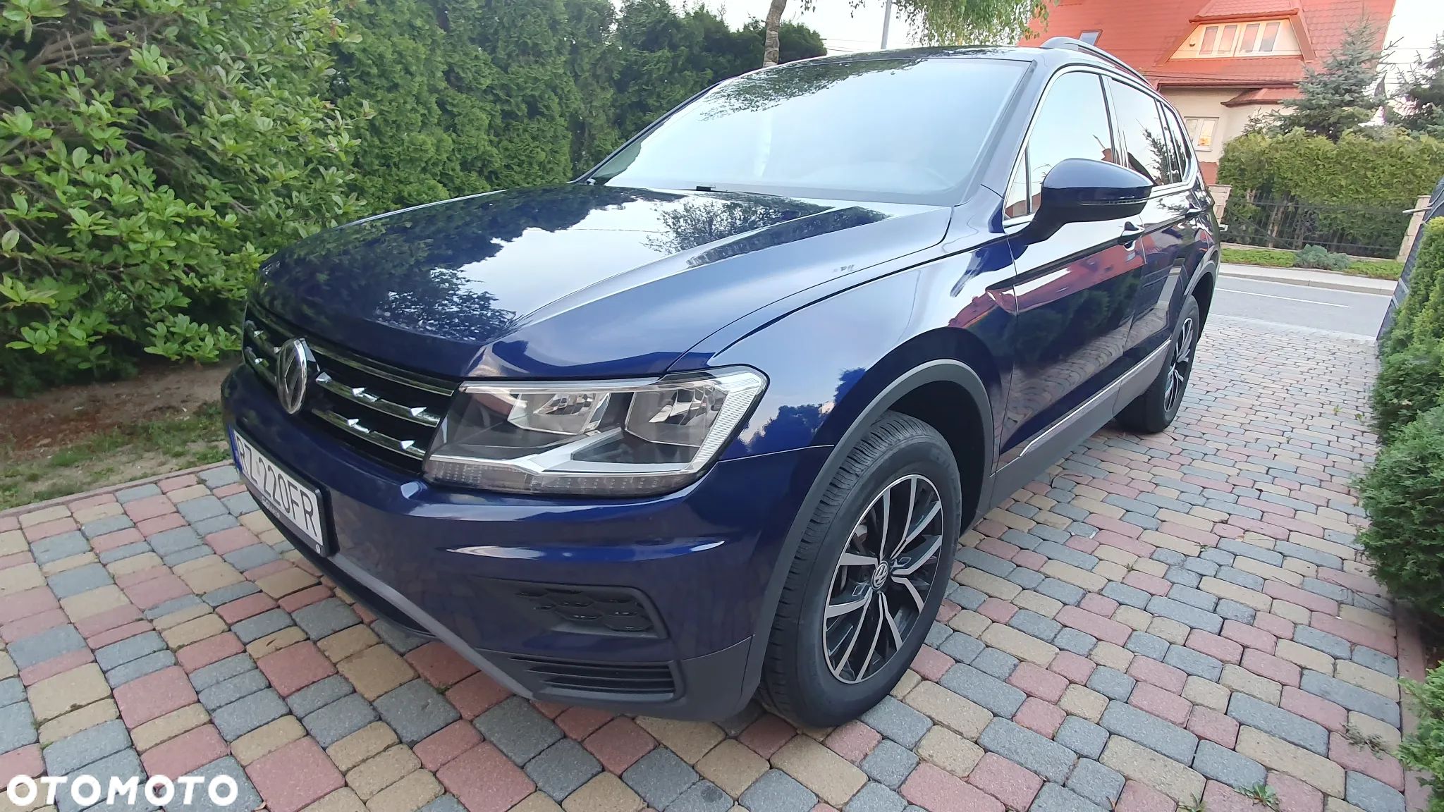 Volkswagen Tiguan - 1