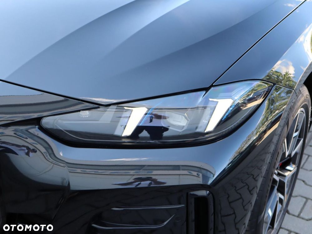 BMW i4 - 22