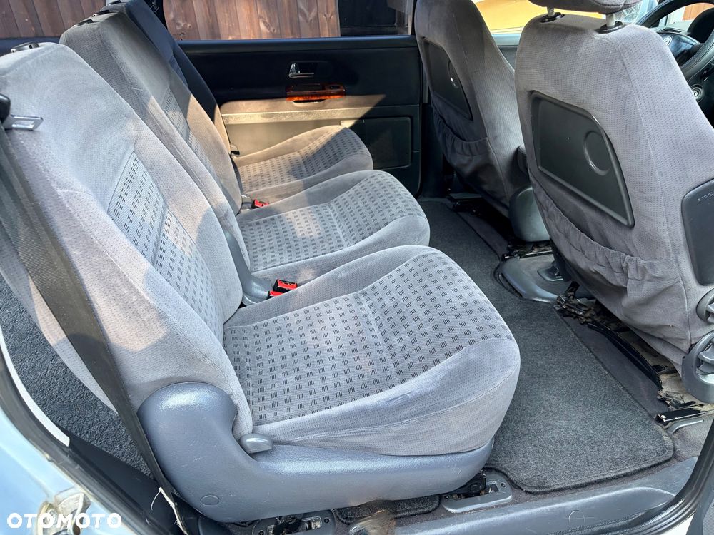 Volkswagen Sharan 1.9 TDI Comfortline Family - 28
