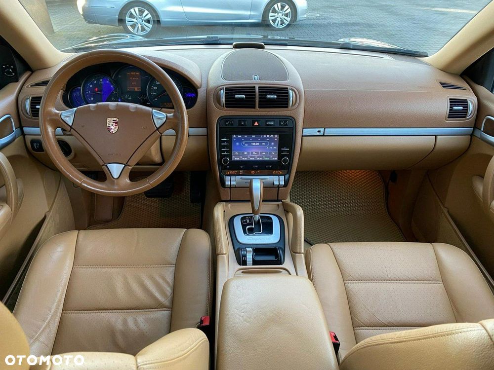 Porsche Cayenne Tiptronic S - 12