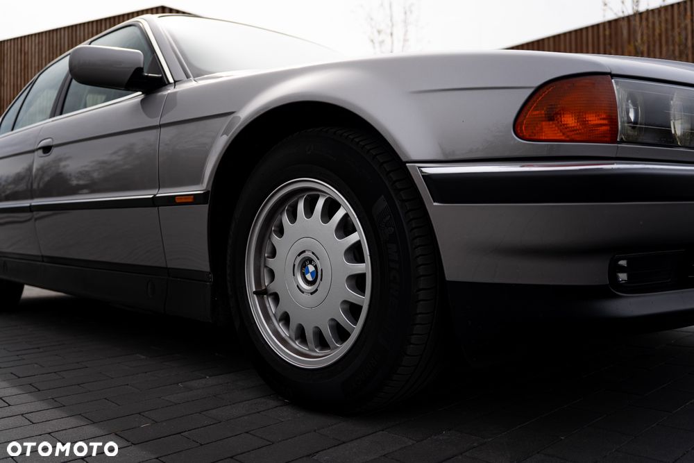 BMW Seria 7 730i - 13