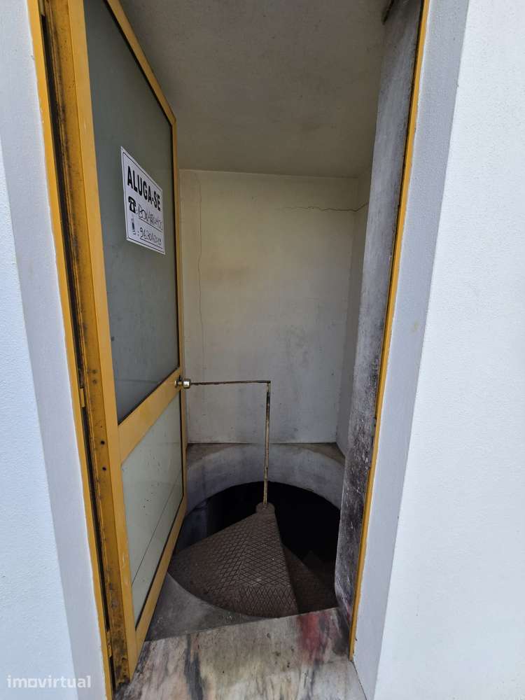 Garagem no Edifício em Aveiro com Iluminação - Grande imagem: 4/6