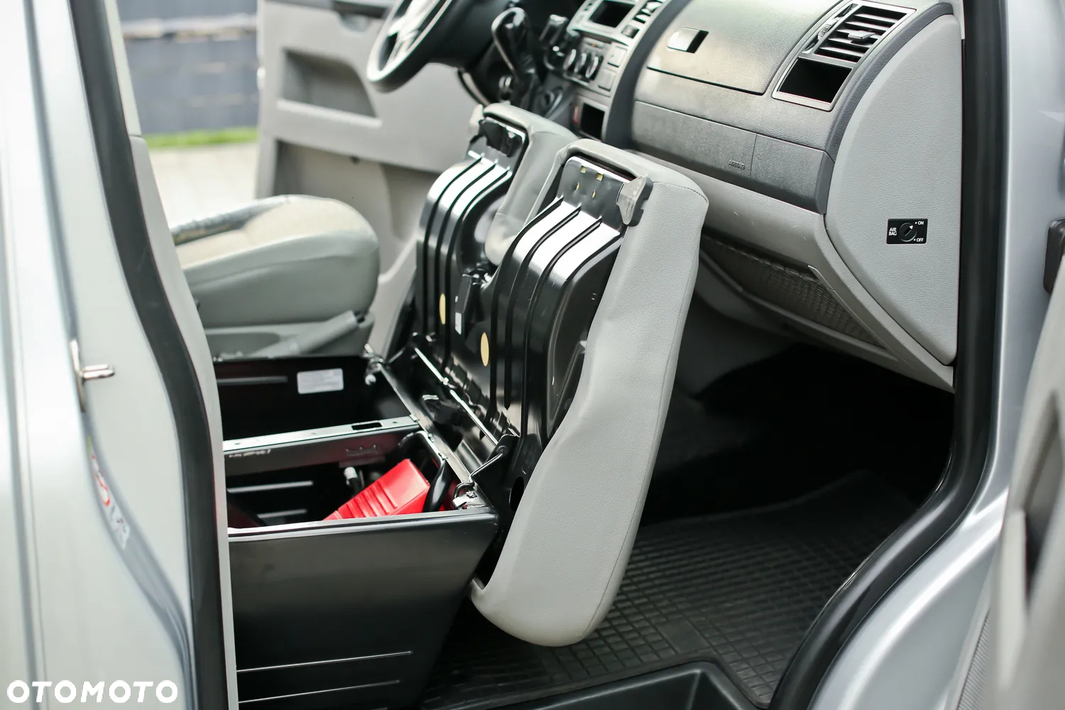 Volkswagen Transporter T5 lift long L2H1 - 18