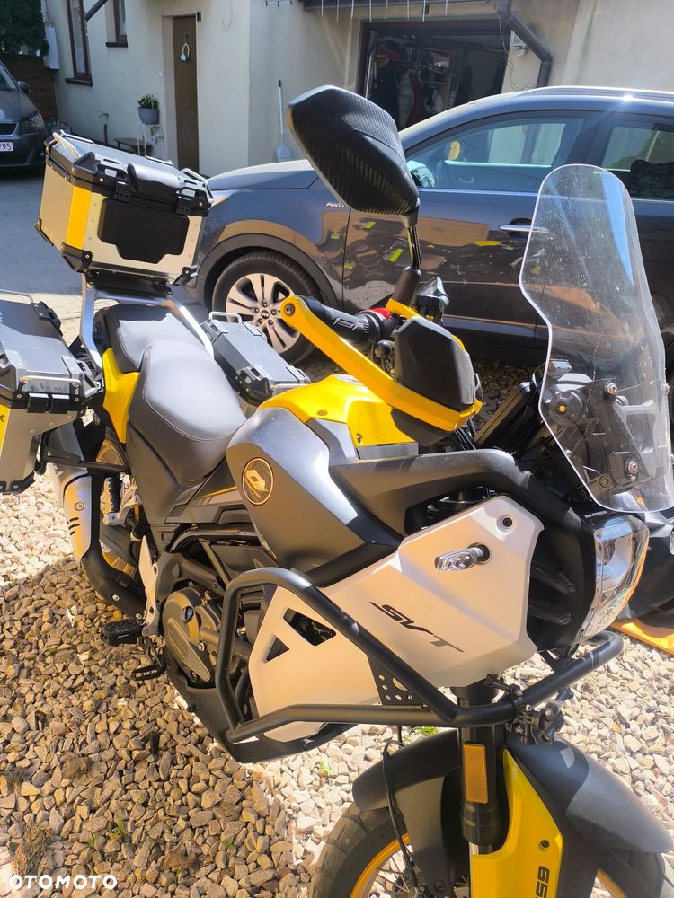 QJMOTOR SVT 650X - 4