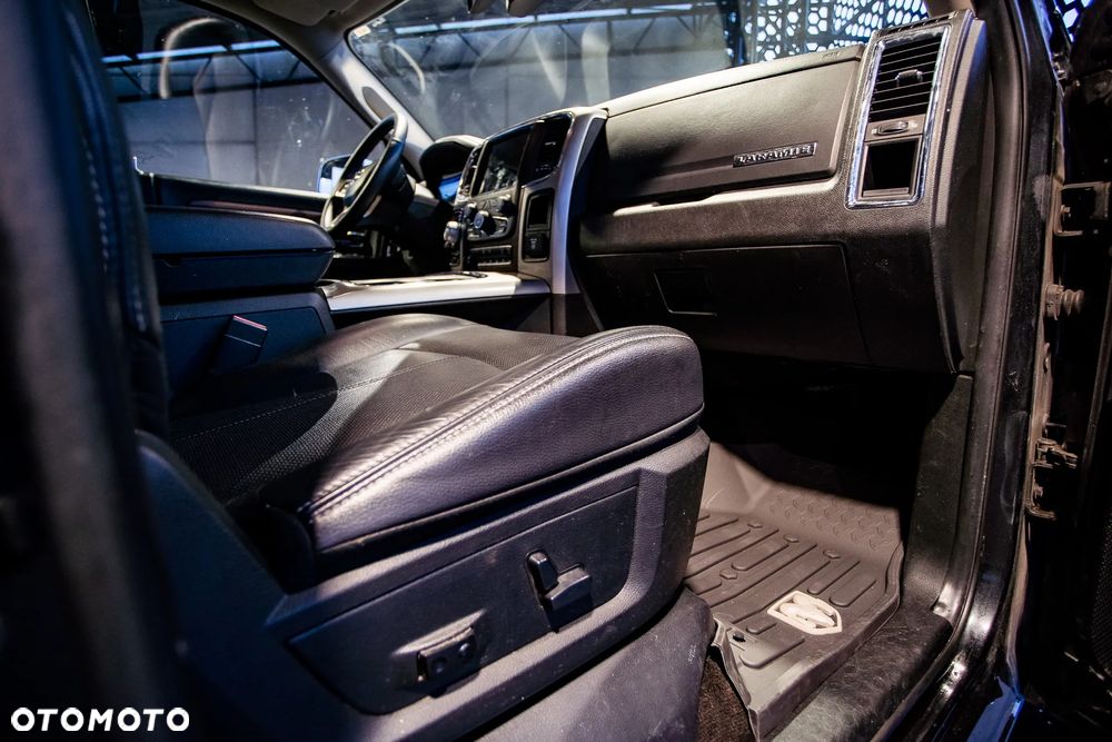 RAM 1500 Crew Cab Laramie - 12