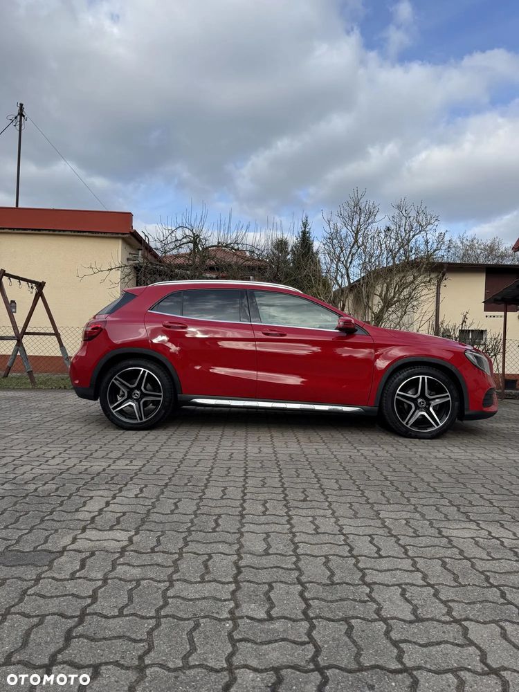 Mercedes-Benz GLA 200 7G-DCT AMG Line - 9