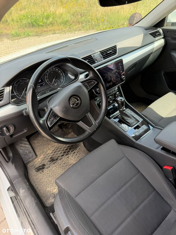 Skoda Superb 2.0 TDI Ambition DSG - 24