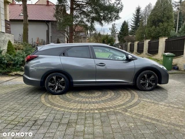 Honda Civic 1.8 Lifestyle (Honda Connect+) - 9
