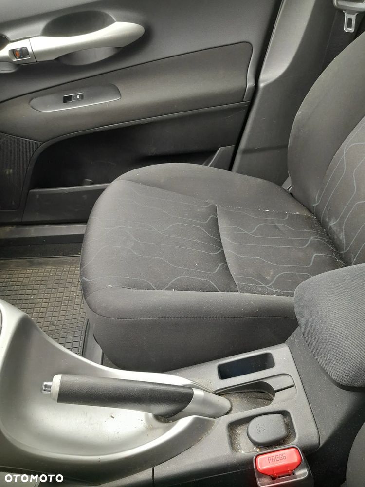 Toyota Auris 1.33 VVT-i Terra - 21