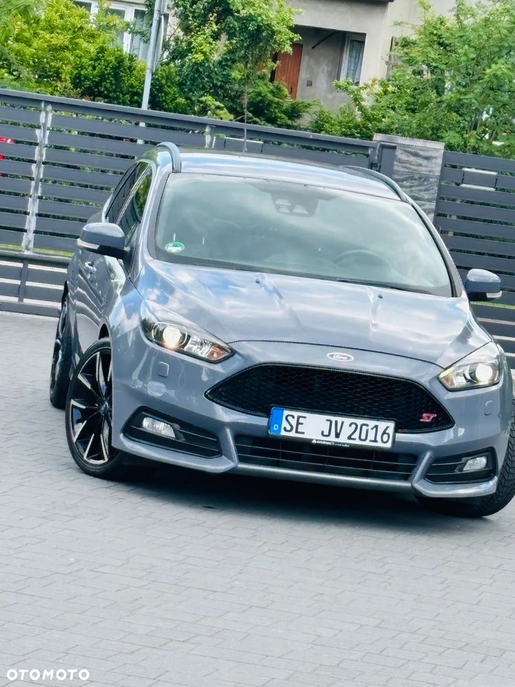 Ford Focus 2.0 TDCi ST mit Leder-Exclusiv-Paket - 3