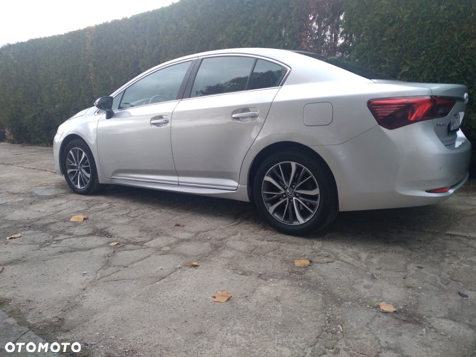 Toyota Avensis 2.0 D-4D Selection - 6