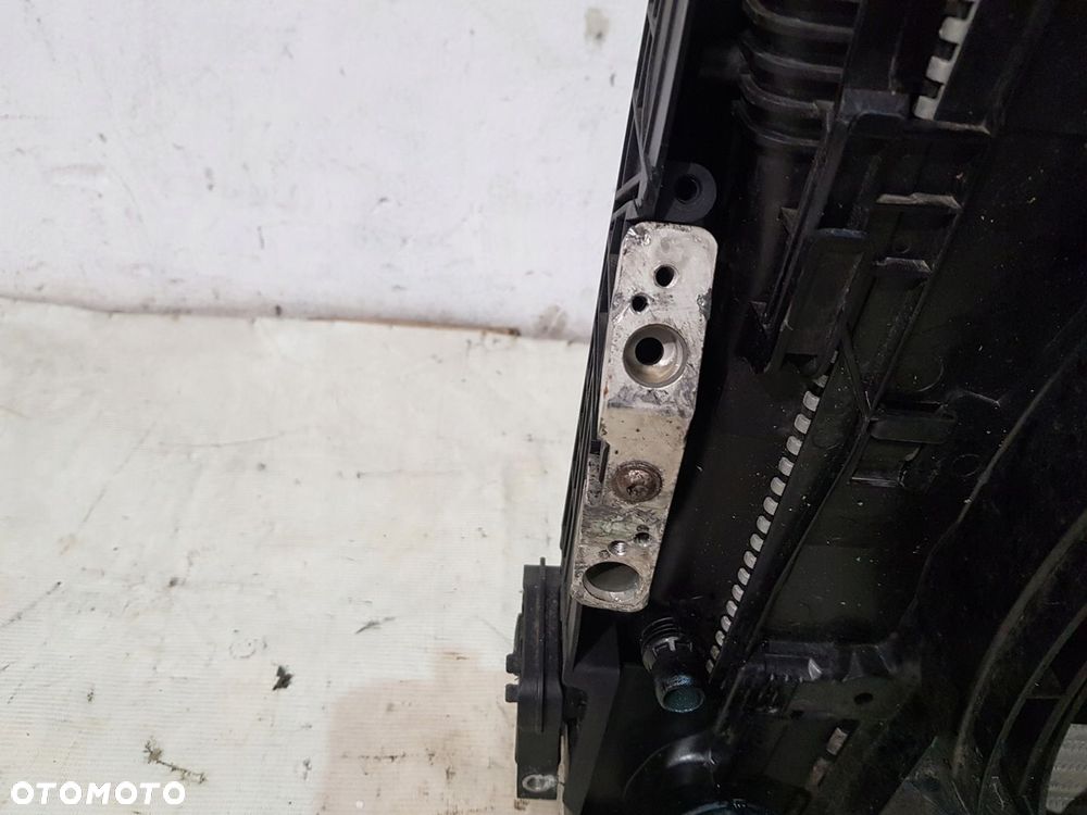 KOMPLET CHŁODNIC WENTYLATOR 8507422 BMW F30 F31 EU 14r 3.0D - 7