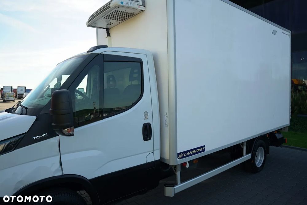 Iveco DAILY 70-150 / CHŁODNIA / AGREGAT THERMO KING V -300 MAX / BLIŹNIAK / WINDA DHOLLANDIA / AUTOMAT / 3 MIEJSCA - 11