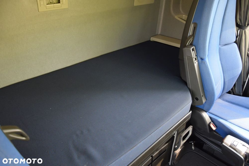 Volvo FH500 / EURO 6 / NOWY MODEL / KLIMATYZACJA POSTOJOWA / ACC / LEDY / 2 ZBIORNIKI PALIWA / FULL SPILERY / 2022 / SERWISOWANY / SPROWADZONY - 34