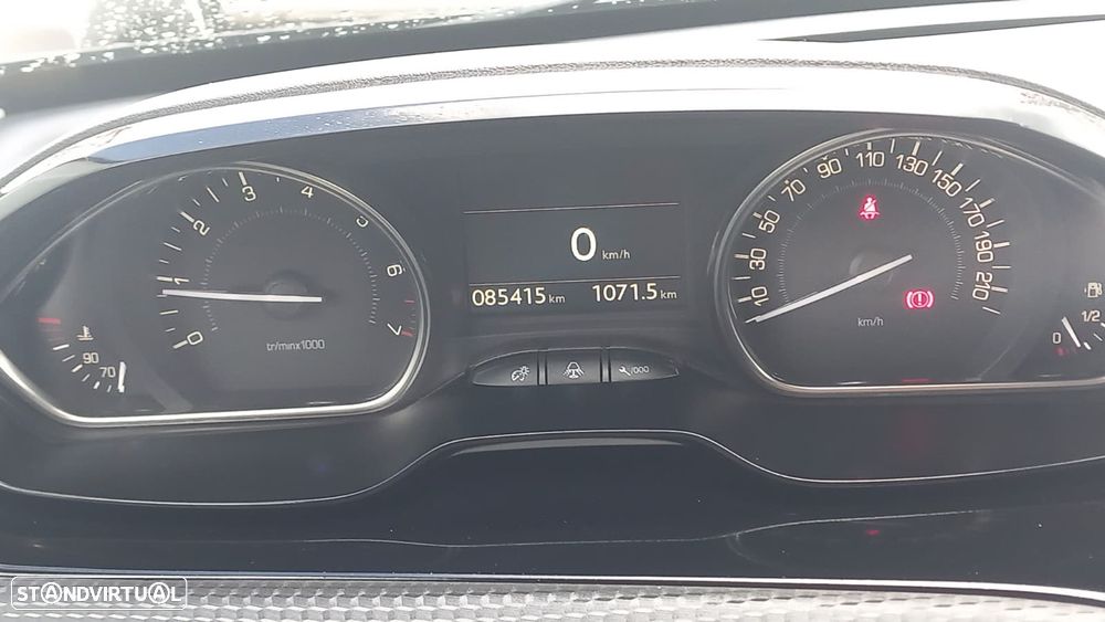 Peugeot 2008 1.2 PureTech Allure - 15