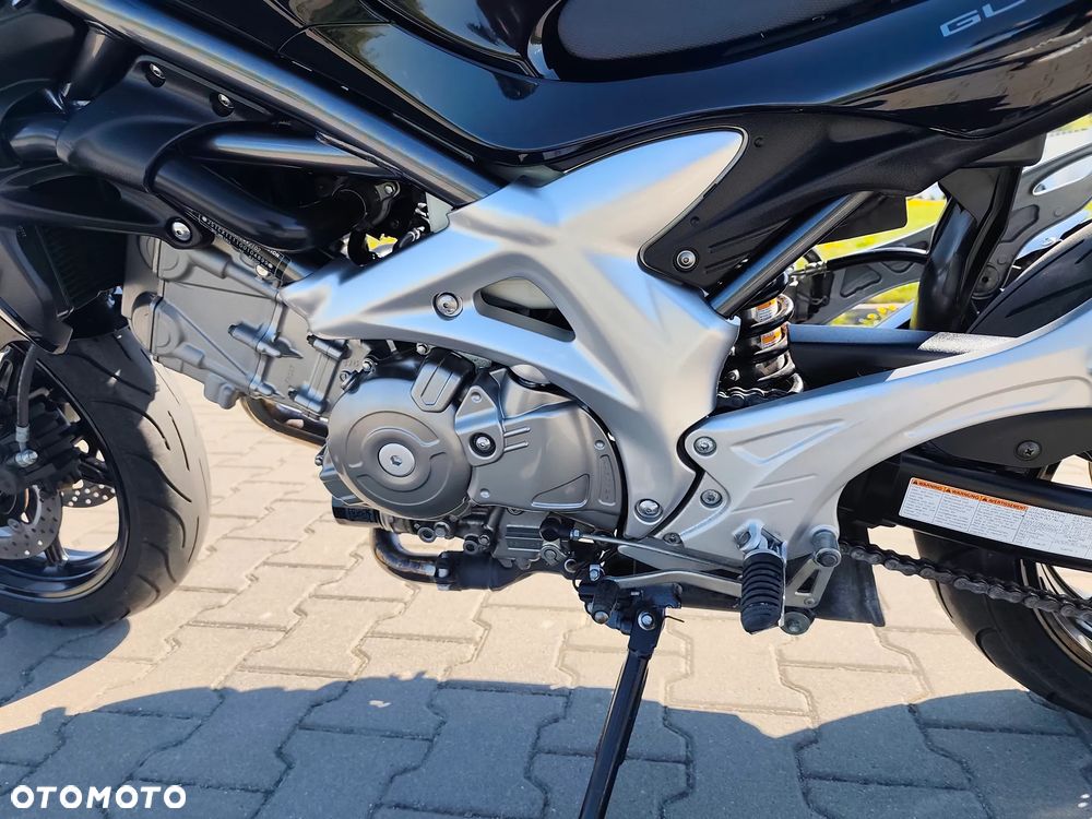 Suzuki Gladius - 14