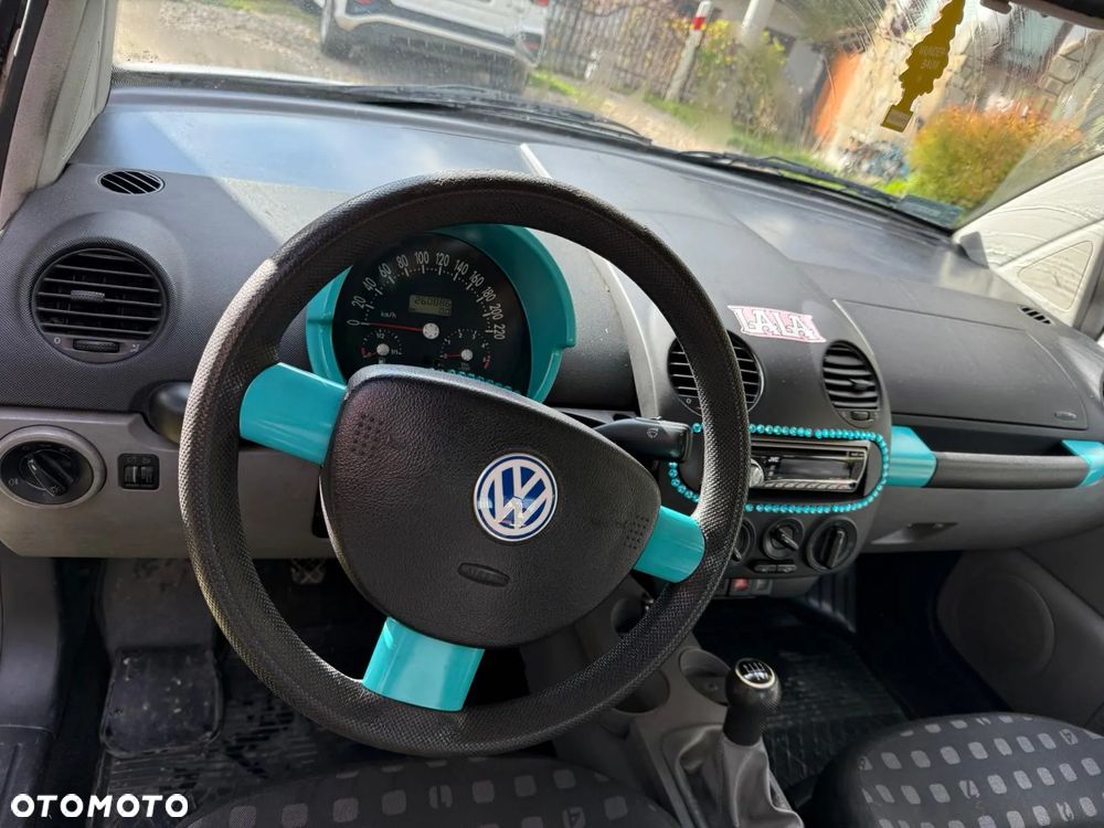 Volkswagen New Beetle - 12