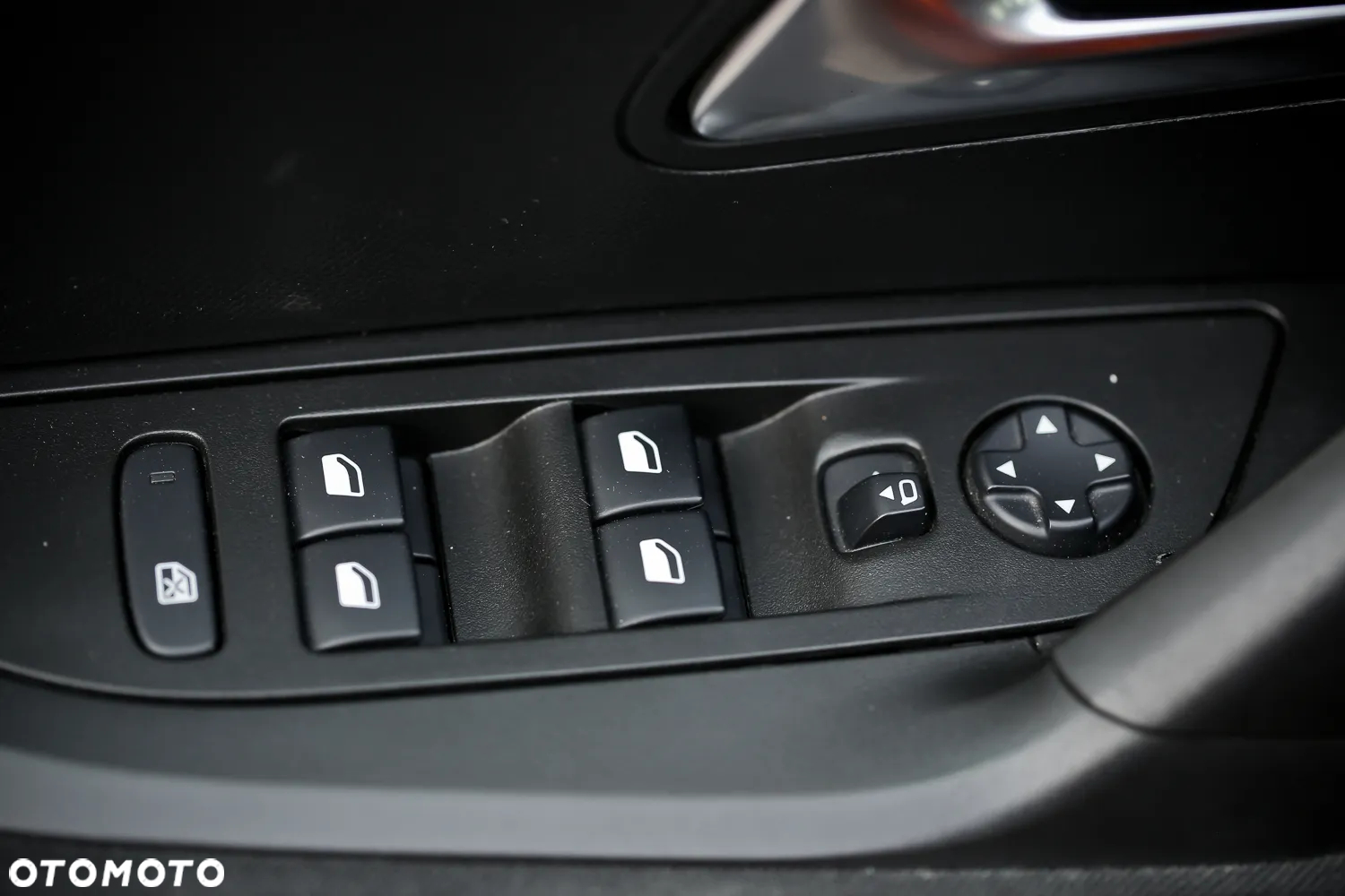 Peugeot 2008 1.2 PureTech Active S&S - 24