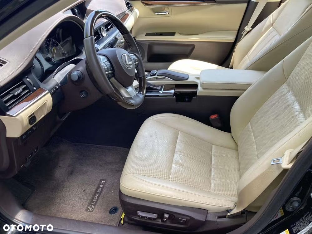 Lexus ES - 9