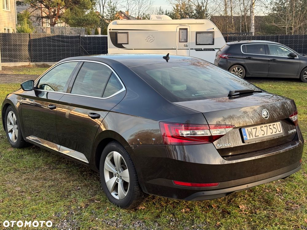 Skoda Superb 2.0 TDI L&K DSG - 7