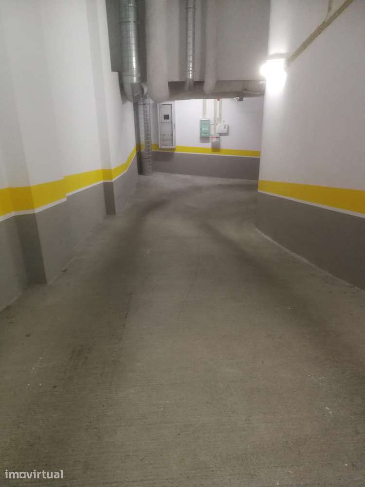 Para Arrendar Lugar de Garagem em rua das Laranjeiras - Grande imagem: 4/6