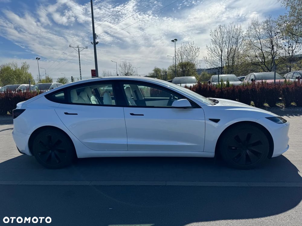 Tesla Model 3 - 5