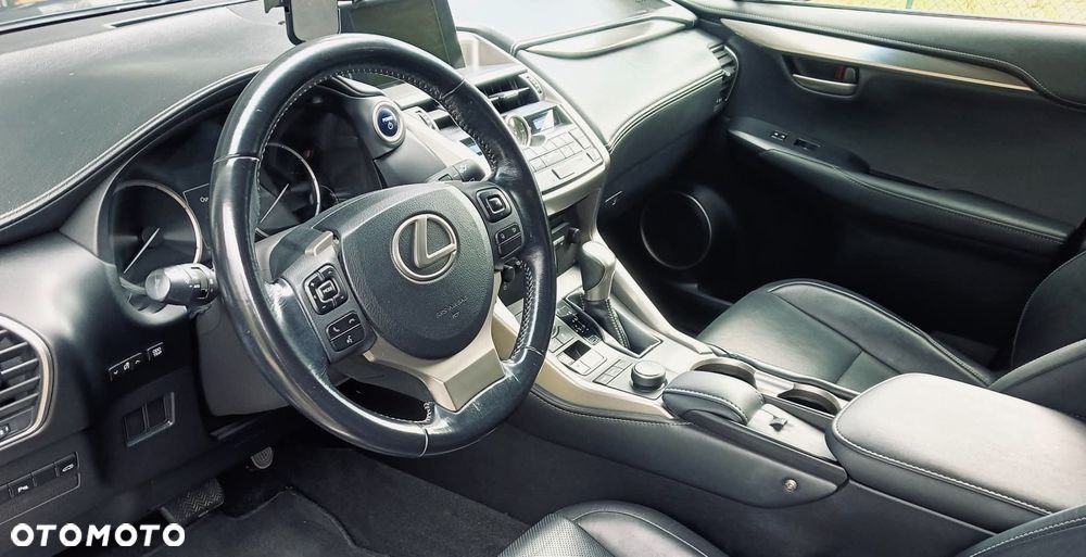 Lexus NX 300h Comfort AWD - 6