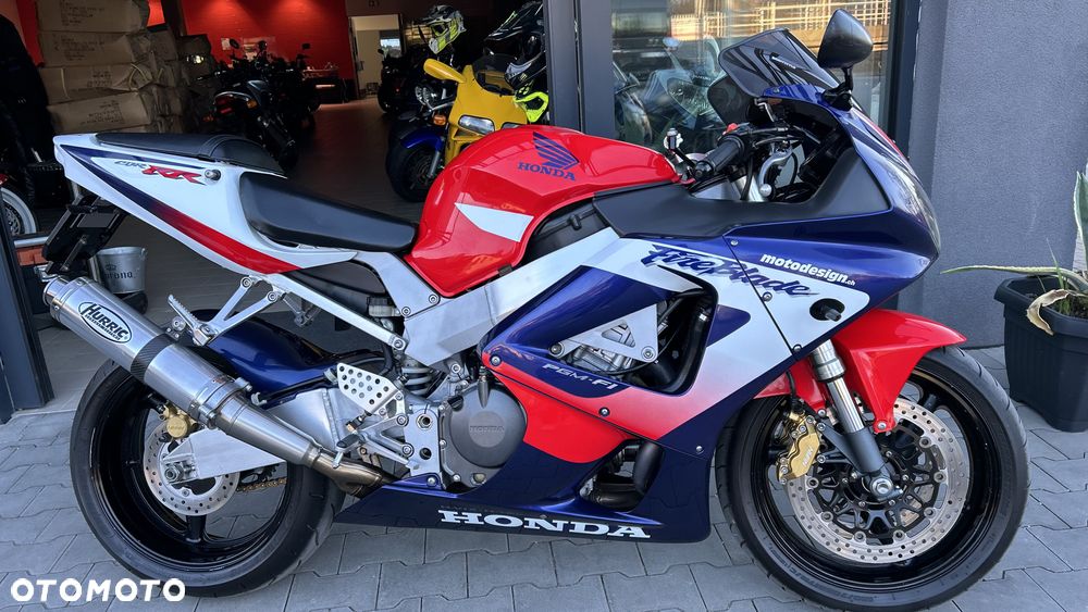 Honda CBR - 11