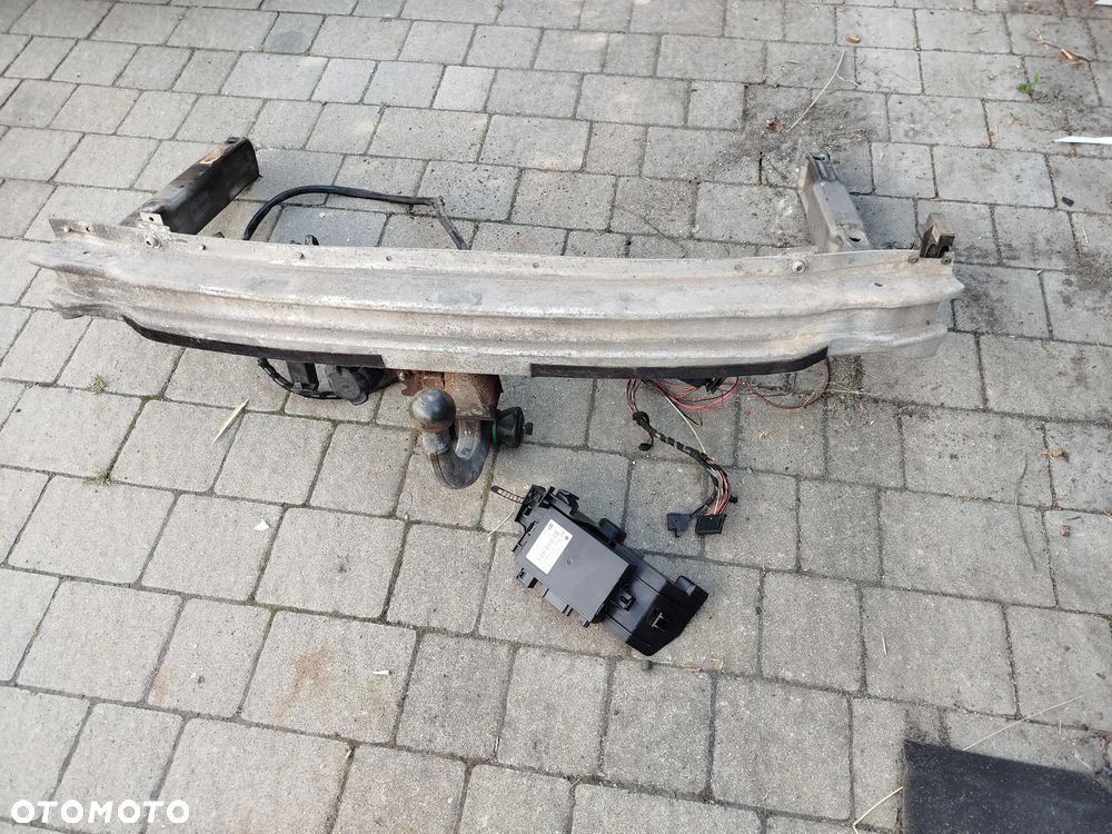 Audi A4 B6 B7 hak holowniczy wypinamy uszkodzony - 1