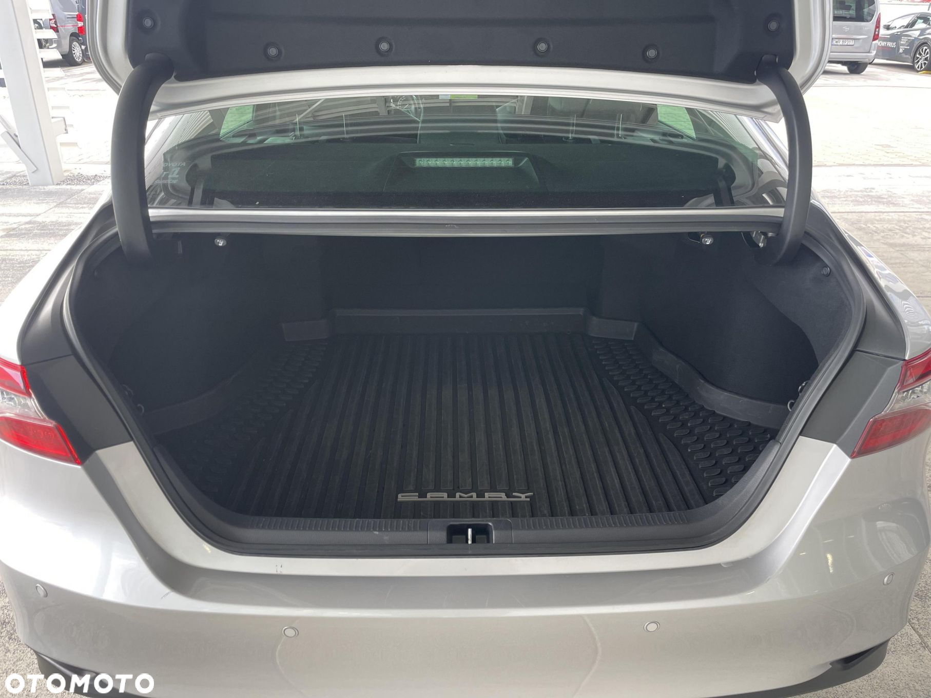 Toyota Camry - 13