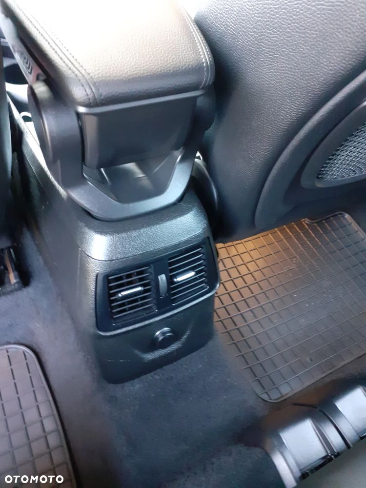 BMW Seria 2 216d Luxury Line - 28