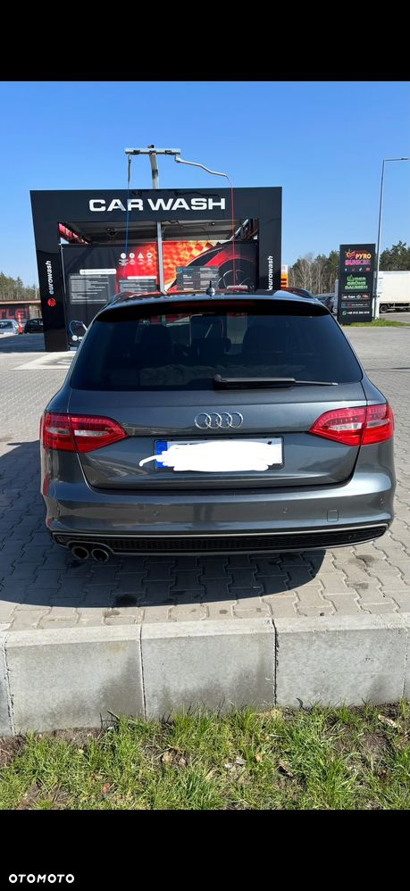 Audi A4 Avant 2012 photo 2