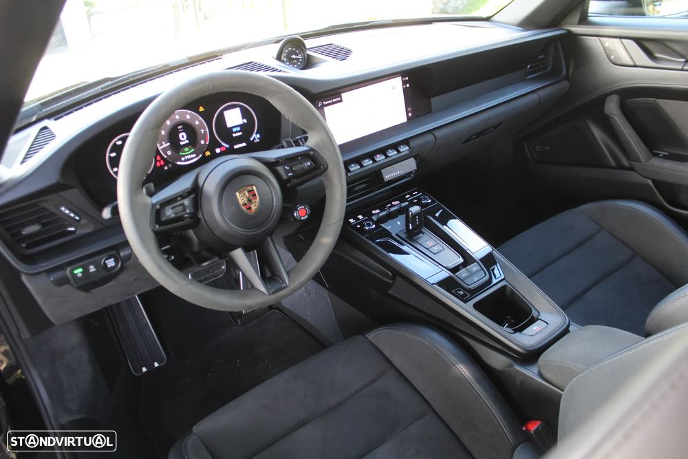 Porsche 911 (992) Carrera GTS - 21