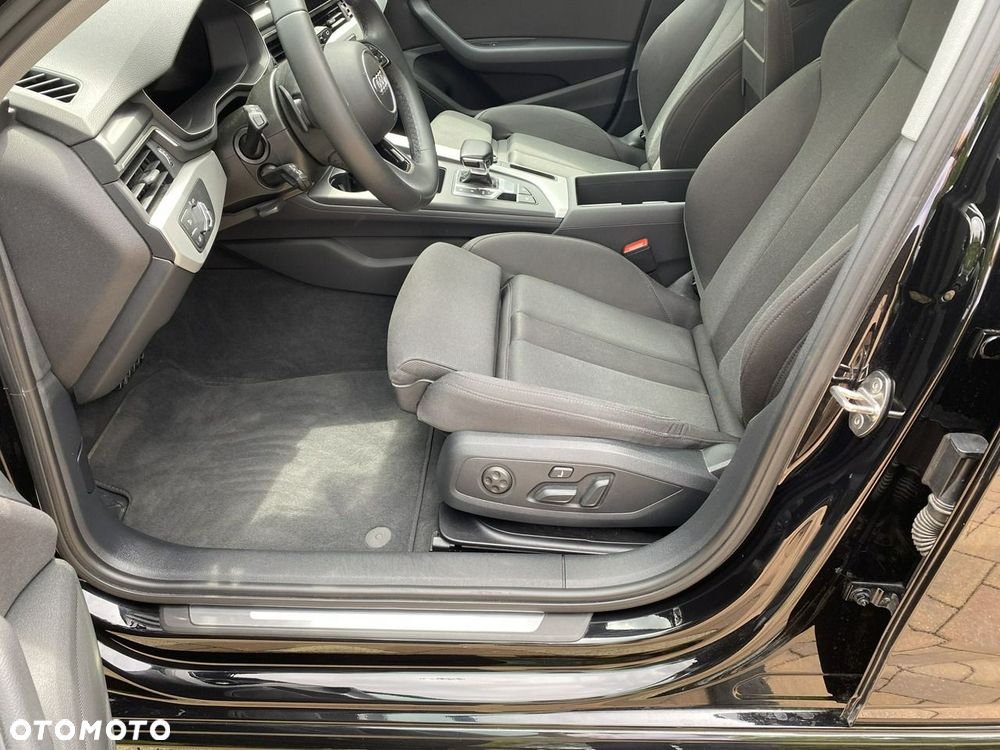 Audi A4 Avant 40 TFSI quattro S tronic advanced - 29