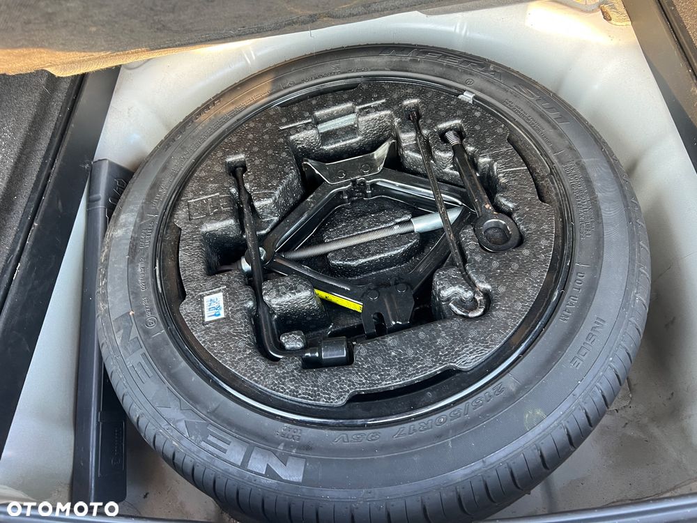 Hyundai i40 Kombi 1.7 CRDi DCT Premium - 32