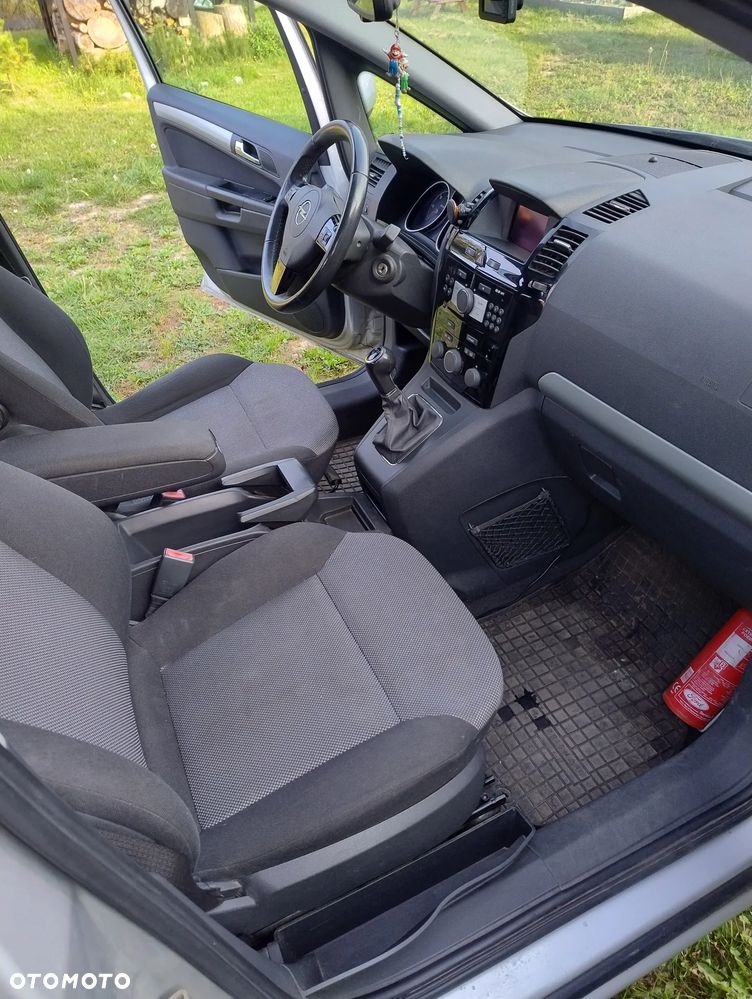 Opel Zafira - 12
