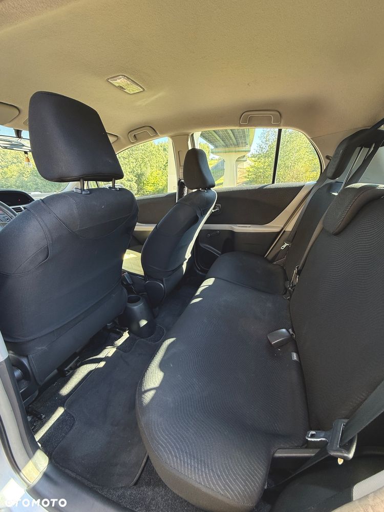 Toyota Yaris - 5
