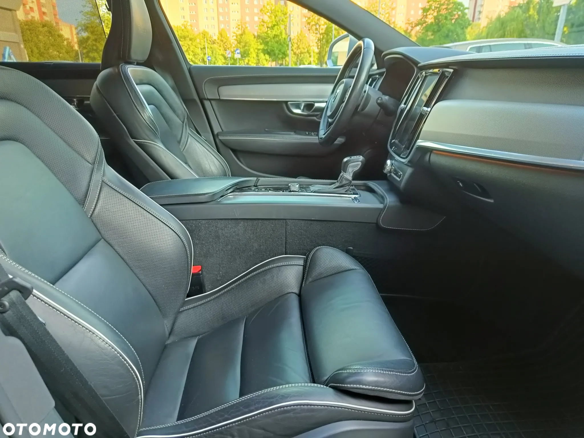 Volvo V90 T5 R-Design - 17
