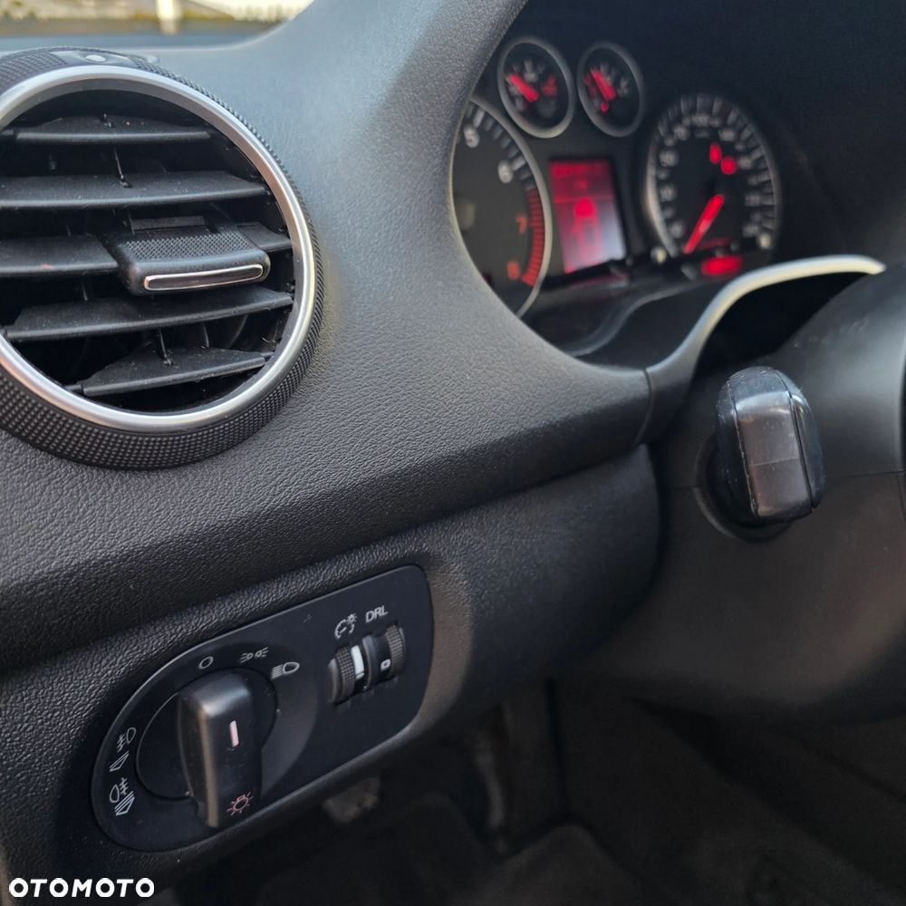 Audi A3 Sportback 1.6 FSI Attraction - 16