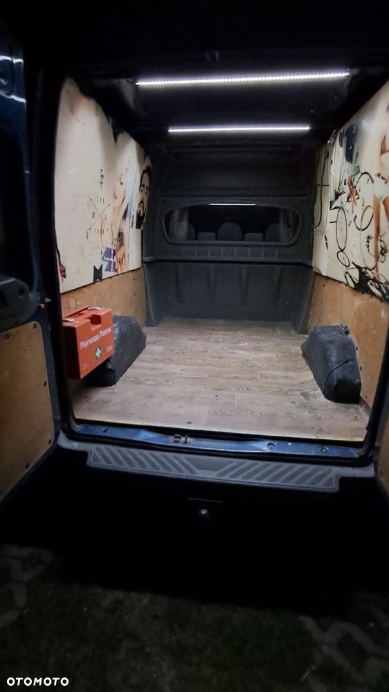 Ford Transit 350L - 12